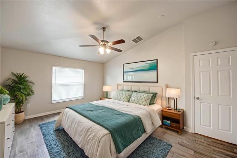 House in Kissimmee, Florida 4 bedrooms, 205.69 sq.m. № 1805335 - photo 15