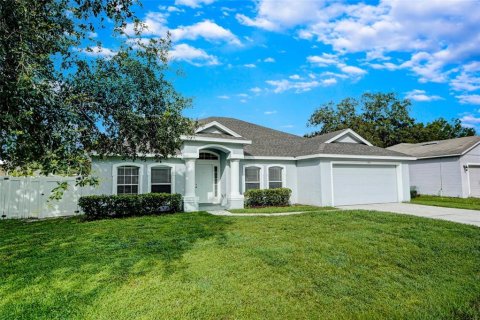 House in Kissimmee, Florida 4 bedrooms, 205.69 sq.m. № 1805335 - photo 1