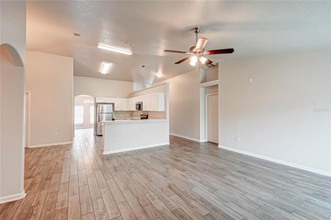 House in Kissimmee, Florida 4 bedrooms, 205.69 sq.m. № 1805335 - photo 8