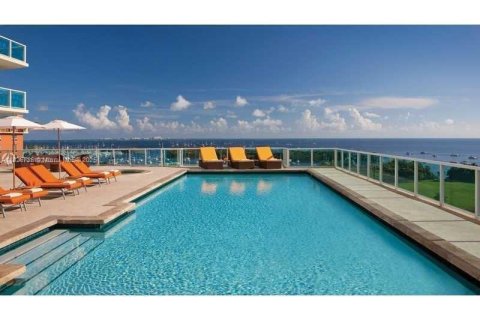 Condo in Miami, Florida, 1 bedroom  № 1797047 - photo 2