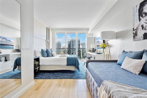 Condo in Miami, Florida, 1 bedroom  № 1797047 - photo 19