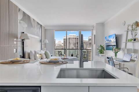 Condo in Miami, Florida, 1 bedroom  № 1797047 - photo 10