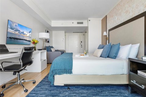 Condo in Miami, Florida, 1 bedroom  № 1797047 - photo 9