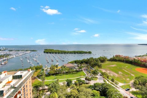 Condo in Miami, Florida, 1 bedroom  № 1797047 - photo 1