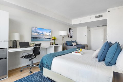 Condo in Miami, Florida, 1 bedroom  № 1797047 - photo 17