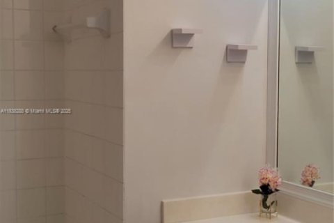 Condo in Pembroke Pines, Florida, 3 bedrooms № 2076791 - photo 26