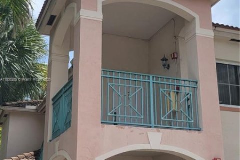 Condo in Pembroke Pines, Florida, 3 bedrooms № 2076791 - photo 30