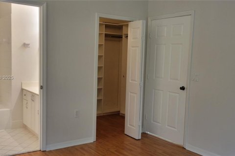 Condo in Pembroke Pines, Florida, 3 bedrooms № 2076791 - photo 28
