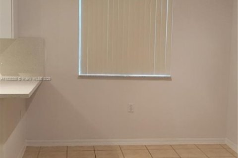 Condo in Pembroke Pines, Florida, 3 bedrooms № 2076791 - photo 6