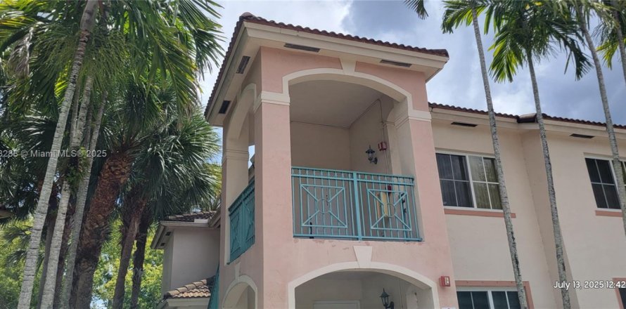 Condo in Pembroke Pines, Florida, 3 bedrooms № 2076791