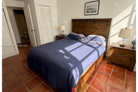 Condo in Miami, Florida, 1 bedroom  № 1995330 - photo 8