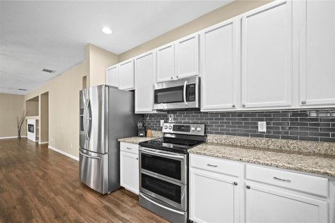 House in Orlando, Florida 5 bedrooms, 336.12 sq.m. № 1562461 - photo 5