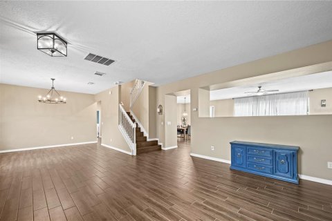 House in Orlando, Florida 5 bedrooms, 336.12 sq.m. № 1562461 - photo 2