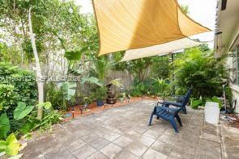 House in Tamarac, Florida 2 bedrooms, 223.15 sq.m. № 2062767 - photo 29