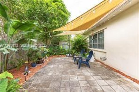 House in Tamarac, Florida 2 bedrooms, 223.15 sq.m. № 2062767 - photo 27