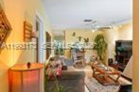 House in Tamarac, Florida 2 bedrooms, 223.15 sq.m. № 2062767 - photo 19