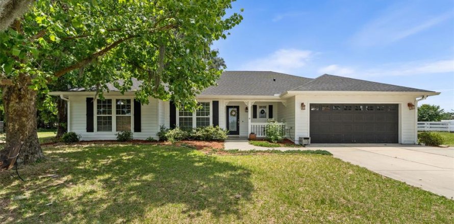 House in High Springs, Florida 3 bedrooms, 182.37 sq.m. № 1747039