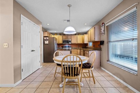 House in Orlando, Florida 4 bedrooms, 206.43 sq.m. № 1690609 - photo 14