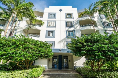 Condo in Miami Beach, Florida, 2 bedrooms № 1989655 - photo 26
