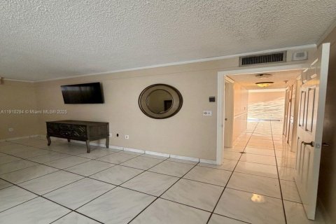 Apartment in Miami Beach, Florida 2 bedrooms, 129.41 sq.m. № 2013212 - photo 26