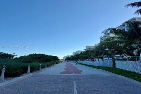 Apartment in Miami Beach, Florida 2 bedrooms, 129.41 sq.m. № 2013212 - photo 29