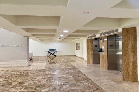 Apartment in Miami Beach, Florida 2 bedrooms, 129.41 sq.m. № 2013212 - photo 6