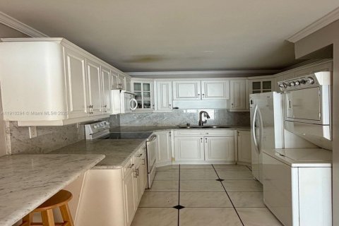 Apartment in Miami Beach, Florida 2 bedrooms, 129.41 sq.m. № 2013212 - photo 15