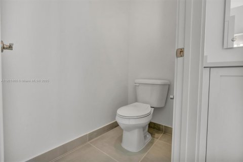 Casa en venta en Boca Raton, Florida, 4 dormitorios, 304.91 m2 № 1975799 - foto 25