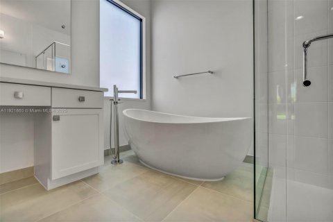 Casa en venta en Boca Raton, Florida, 4 dormitorios, 304.91 m2 № 1975799 - foto 21