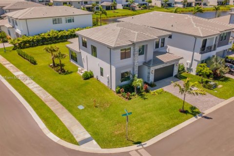 Casa en venta en Boca Raton, Florida, 4 dormitorios, 304.91 m2 № 1975799 - foto 3