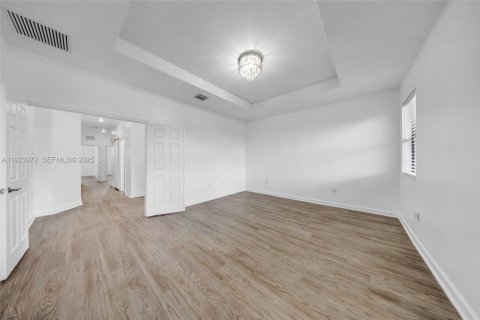 Villa ou maison à louer à Miami, Floride: 5 chambres, 263.19 m2 № 1982350 - photo 26