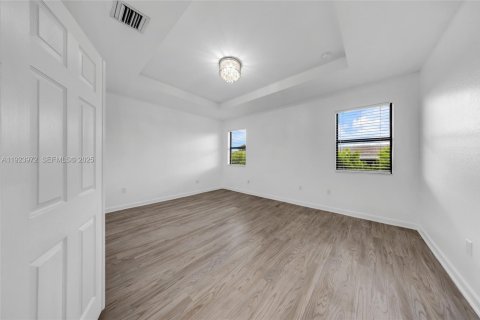 Villa ou maison à louer à Miami, Floride: 5 chambres, 263.19 m2 № 1982350 - photo 25