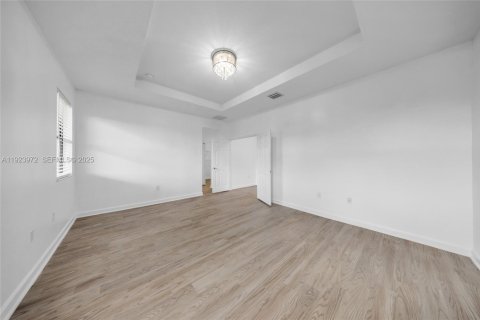 Villa ou maison à louer à Miami, Floride: 5 chambres, 263.19 m2 № 1982350 - photo 27