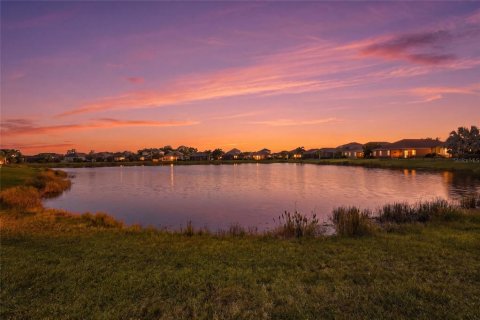 Touwnhouse à vendre à Lakewood Ranch, Floride: 2 chambres, 164.9 m2 № 2329298 - photo 14