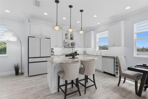 Touwnhouse à vendre à Lakewood Ranch, Floride: 2 chambres, 164.9 m2 № 2329298 - photo 4
