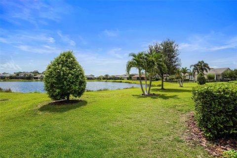 Touwnhouse à vendre à Lakewood Ranch, Floride: 2 chambres, 164.9 m2 № 2329298 - photo 13