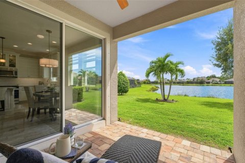 Touwnhouse à vendre à Lakewood Ranch, Floride: 2 chambres, 164.9 m2 № 2329298 - photo 12