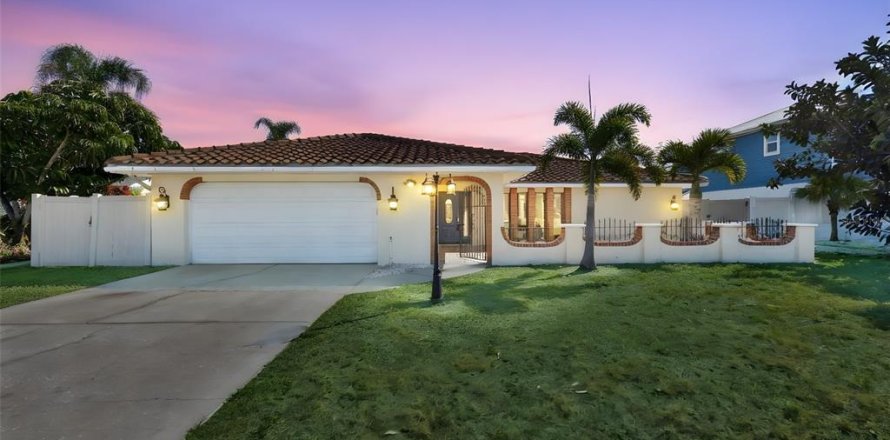 Casa en Apollo Beach, Florida 3 dormitorios, 160.07 m2 № 2110652
