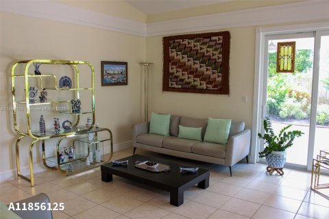 House in Palmetto Bay, Florida 4 bedrooms, 297.94 sq.m. № 1881808 - photo 29