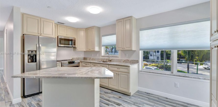 Condo à Stuart, Floride, 2 chambres  № 1847668