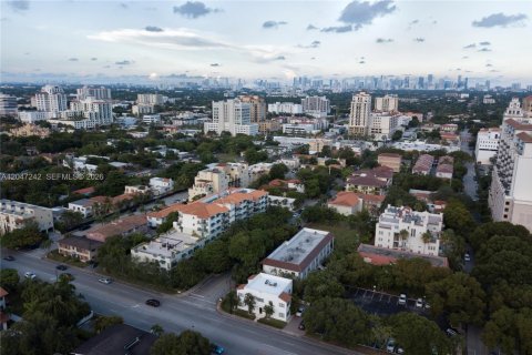 Снять в аренду квартиру в Корал-Гейблс, Флорида 2 спальни, 83.61м2, № 2145879 - фото 16
