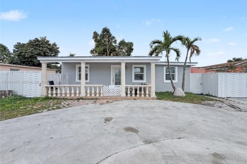 Villa ou maison à Miami, Floride 3 chambres, 84.54 m2 № 2029679
