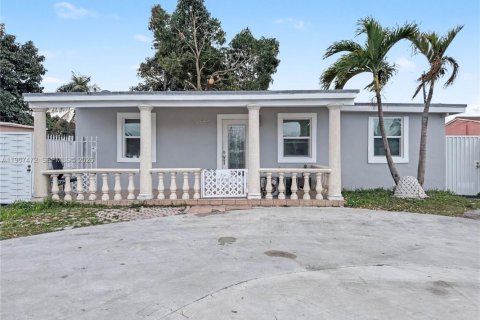 Villa ou maison à louer à Miami, Floride: 3 chambres, 84.54 m2 № 2029679 - photo 11