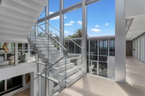 House in Miami Beach, Florida 5 bedrooms, 545.15 sq.m. № 2073721 - photo 25