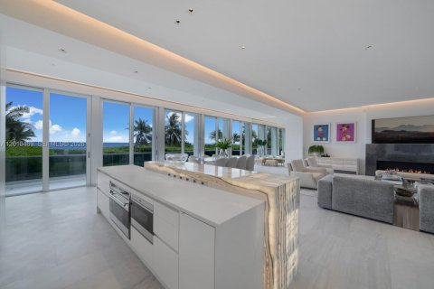 House in Miami Beach, Florida 5 bedrooms, 545.15 sq.m. № 2073721 - photo 7