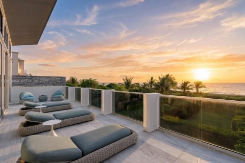 House in Miami Beach, Florida 5 bedrooms, 545.15 sq.m. № 2073721 - photo 24