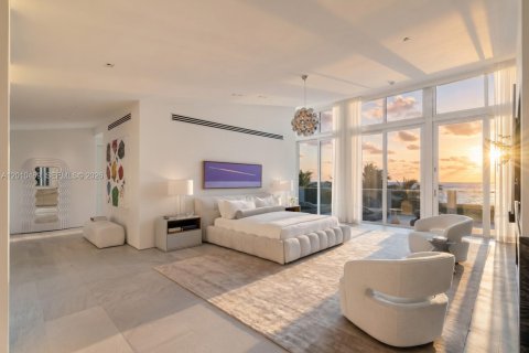 House in Miami Beach, Florida 5 bedrooms, 545.15 sq.m. № 2073721 - photo 18