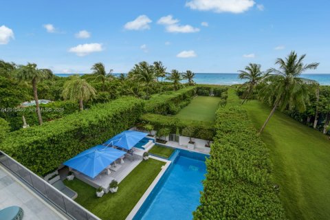 House in Miami Beach, Florida 5 bedrooms, 545.15 sq.m. № 2073721 - photo 14