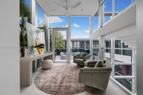 House in Miami Beach, Florida 5 bedrooms, 545.15 sq.m. № 2073721 - photo 12