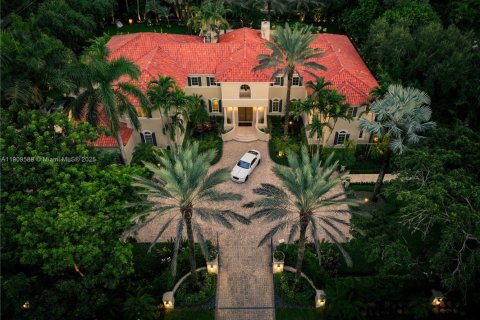 House in Coral Gables, Florida 9 bedrooms, 928.74 sq.m. № 1965429 - photo 26
